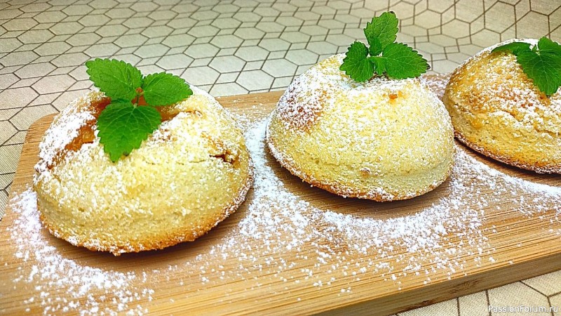 Мини-шарлотки с карамельными яблоками