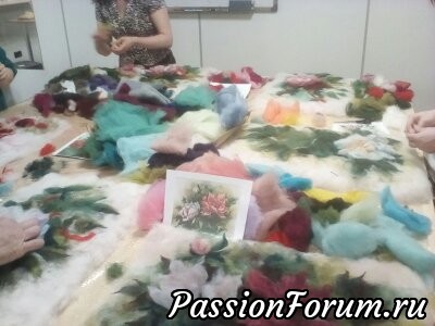 Живопись шерстью. Пионы