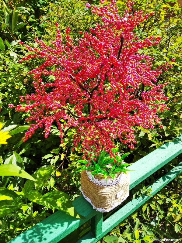 Деревце из бисера