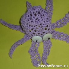 Осьминожки, выполненные в технике фриволите