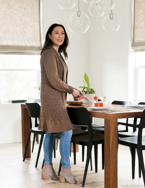 Коллекция кружевных моделей в книге «Knit Lace Patterns»