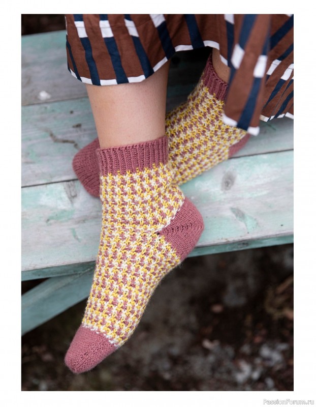 Вязаные проекты в книге «52 Weeks of Socks Vol. II»