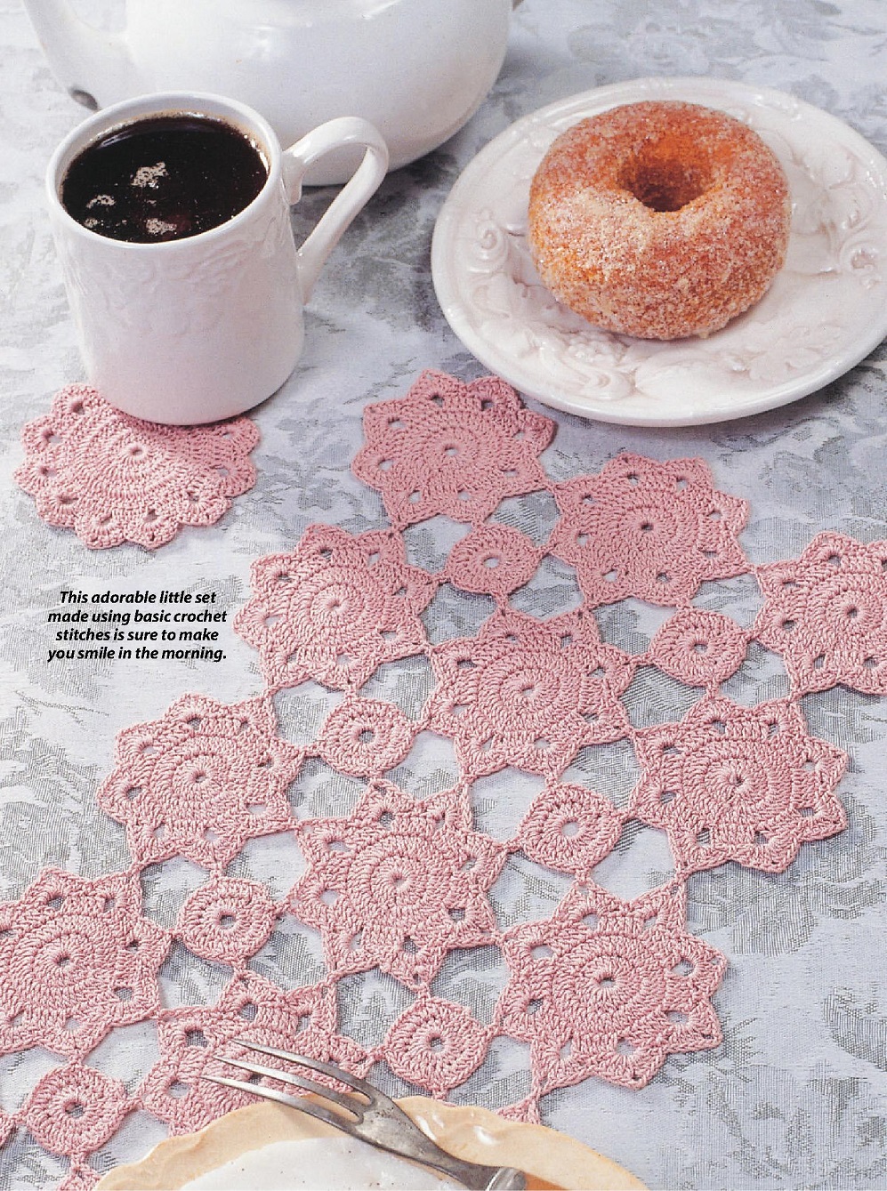 Вязание для всей семьи в журнале «Crochet World – April 2022»