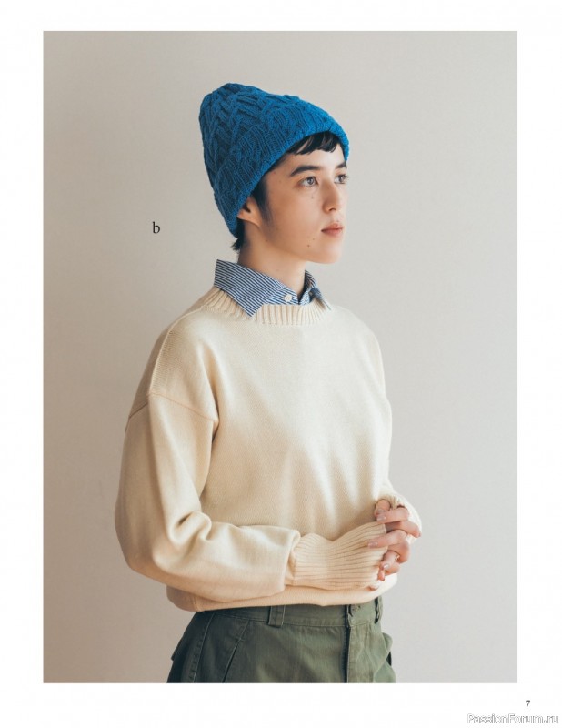 Вязаные проекты спицами в книге «Small Knits»