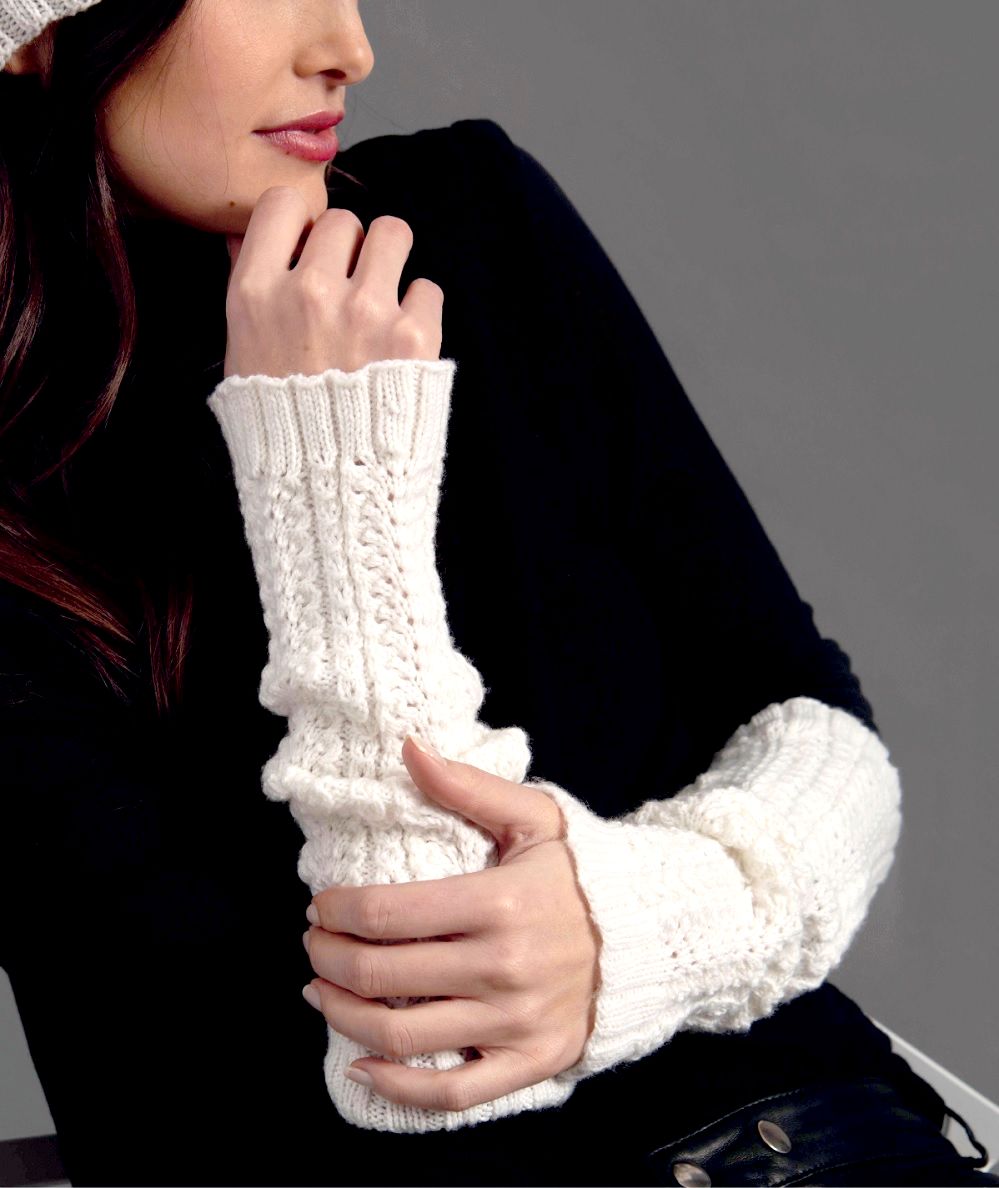 Коллекция ажурных проектов в книге &laquo;Lace Knit Shawls, Sweaters, Socks &amp; Hats&raquo;