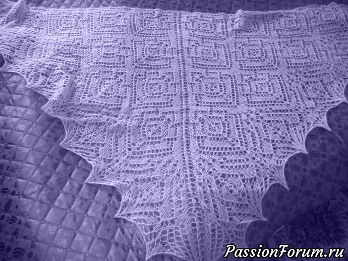Шали ручной работы.