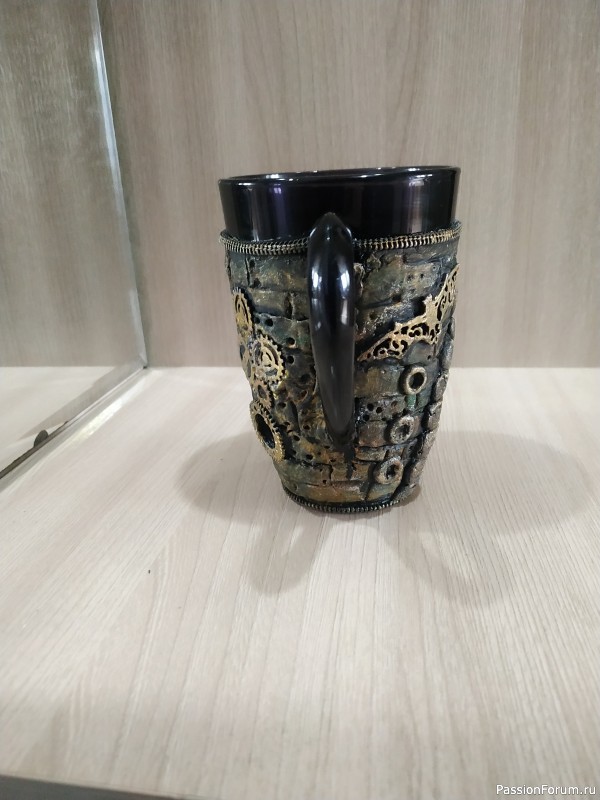Кружка с драконом.