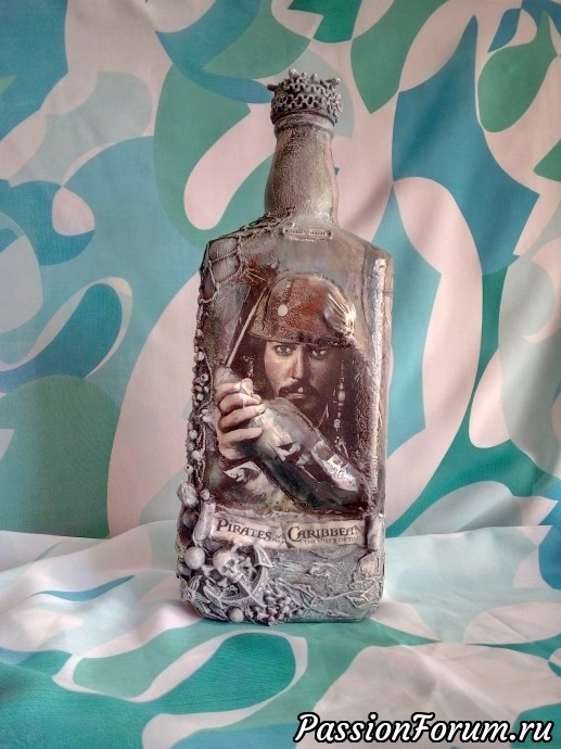 "Пираты Карибского моря". Декупаж. Бутылочка