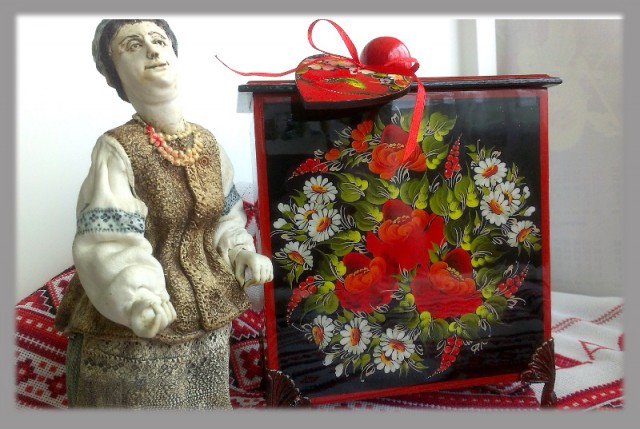 Петриковские мотивы в декупаже.