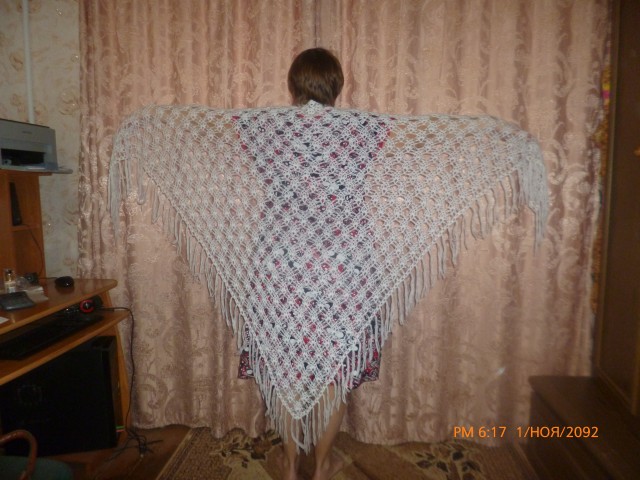 Белая шаль