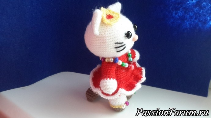 Hello, Kitti