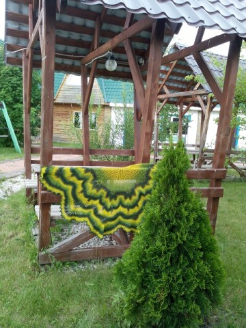 Продам шаль Венок из листьев
