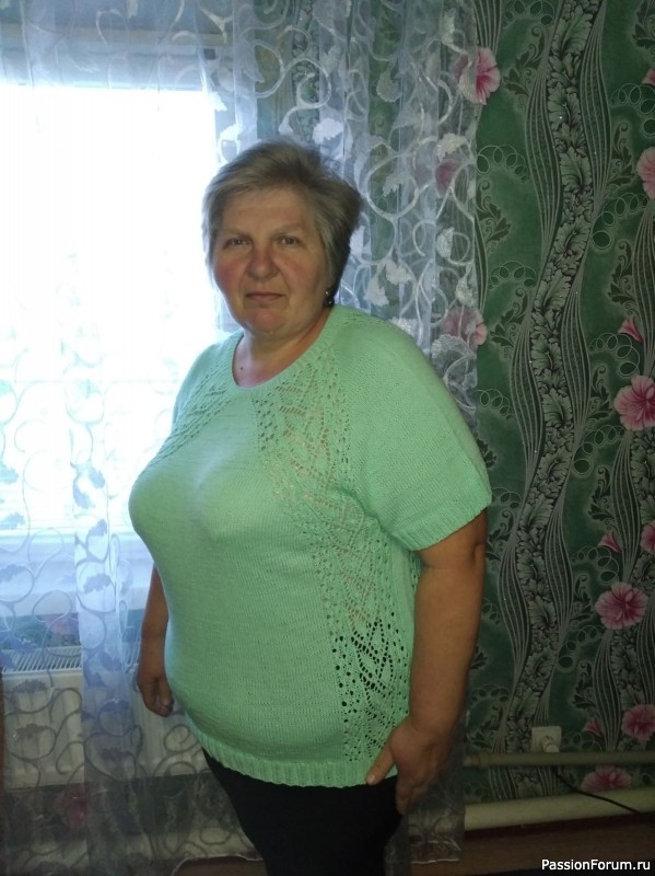 Ажурная кофточка ленивым регланом.