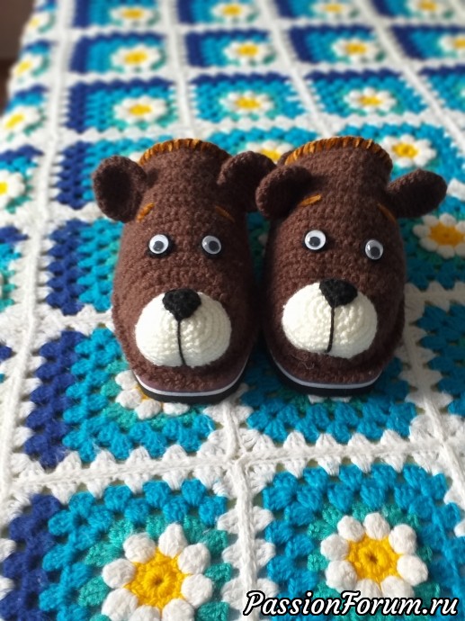 Подсела на игрушки, не могу остановиться, между игрушками вяжу тапочки