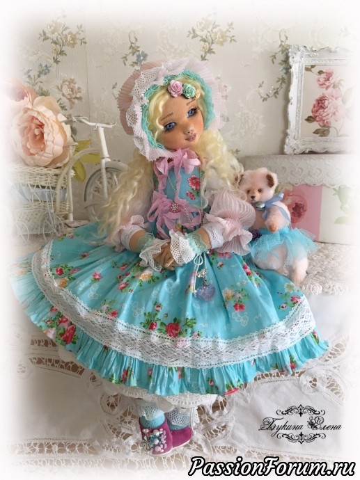 Миля, коллекционная текстильная кукла.
