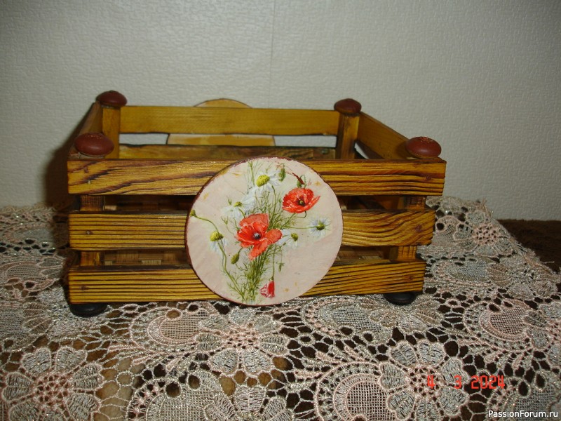 Короб с маками