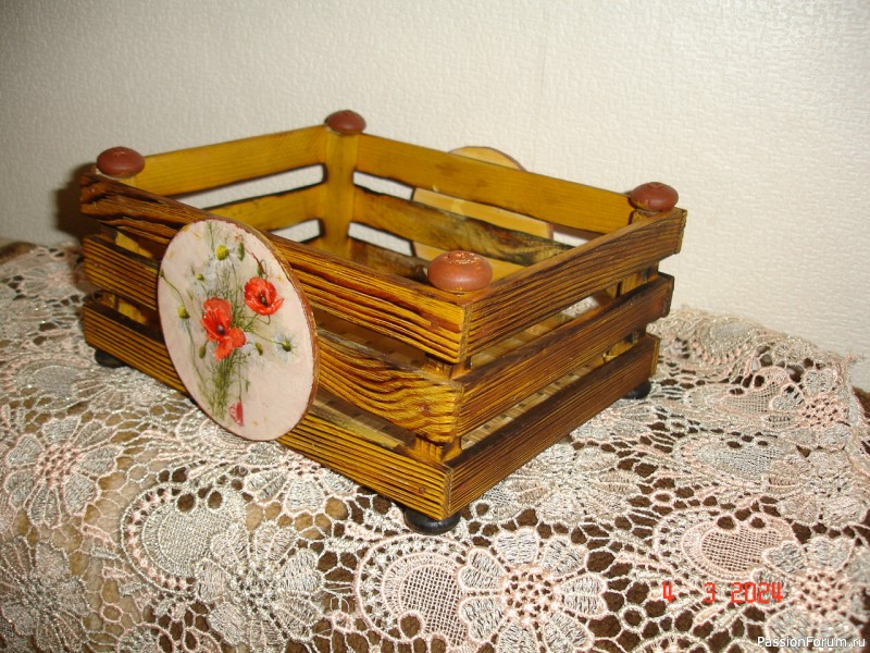 Короб с маками