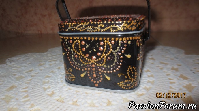 И снова бутылочки... и коробочки