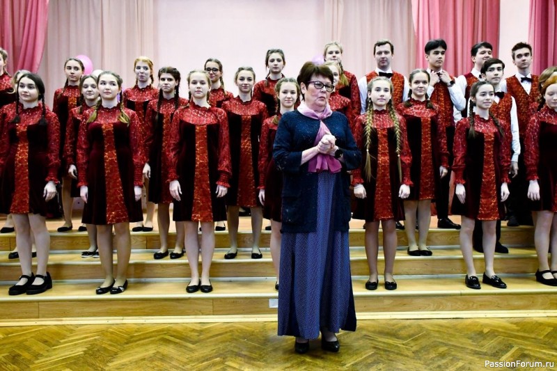 Красное платье