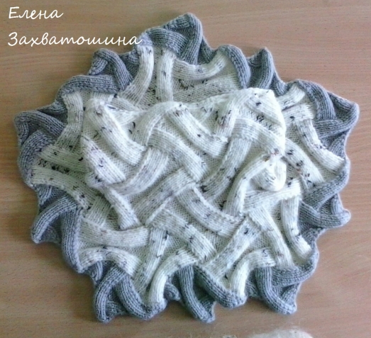 Зимний комплект (шапочка с ушками и манишка)