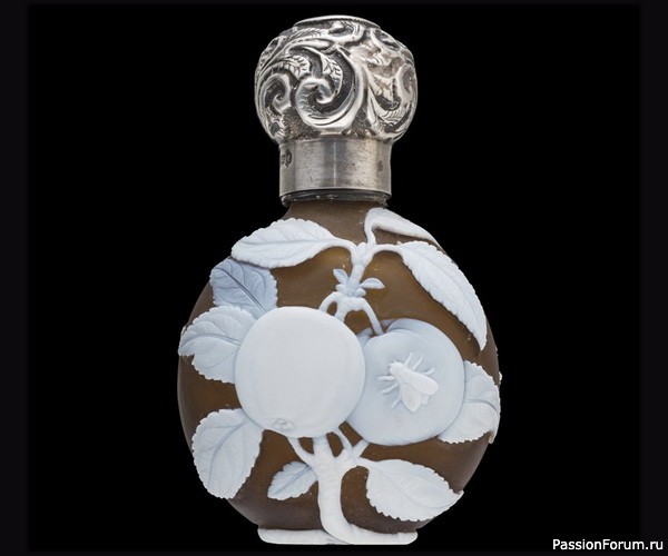 ​Флаконы фирмы Thomas Webb &amp; Sons