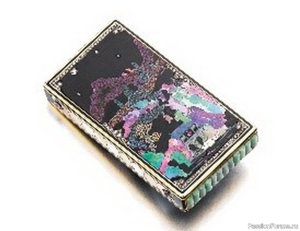 Сумочки и минодьеры от Cartier