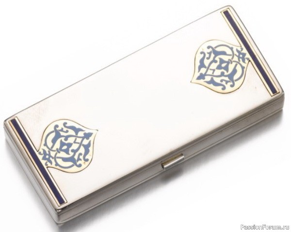 Сумочки и минодьеры от Cartier
