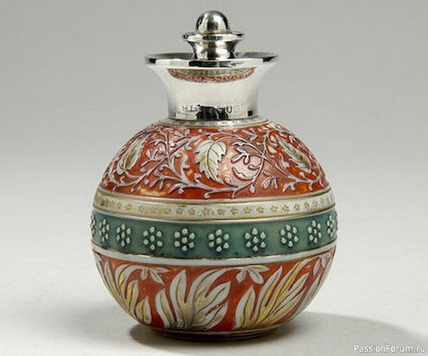 ​Флаконы фирмы Thomas Webb &amp; Sons