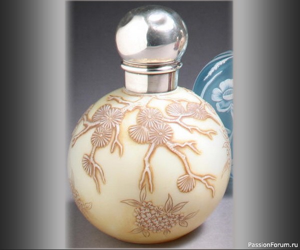 ​Флаконы фирмы Thomas Webb &amp; Sons