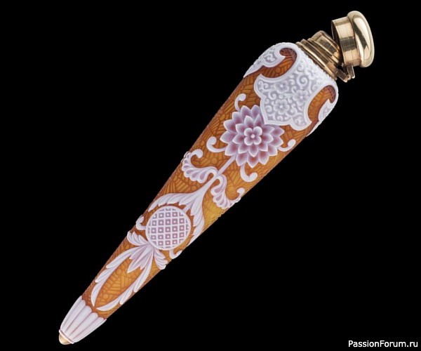 ​Флаконы фирмы Thomas Webb &amp; Sons