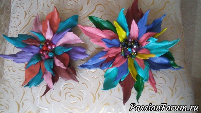 Броши из кожи для каждой женщины