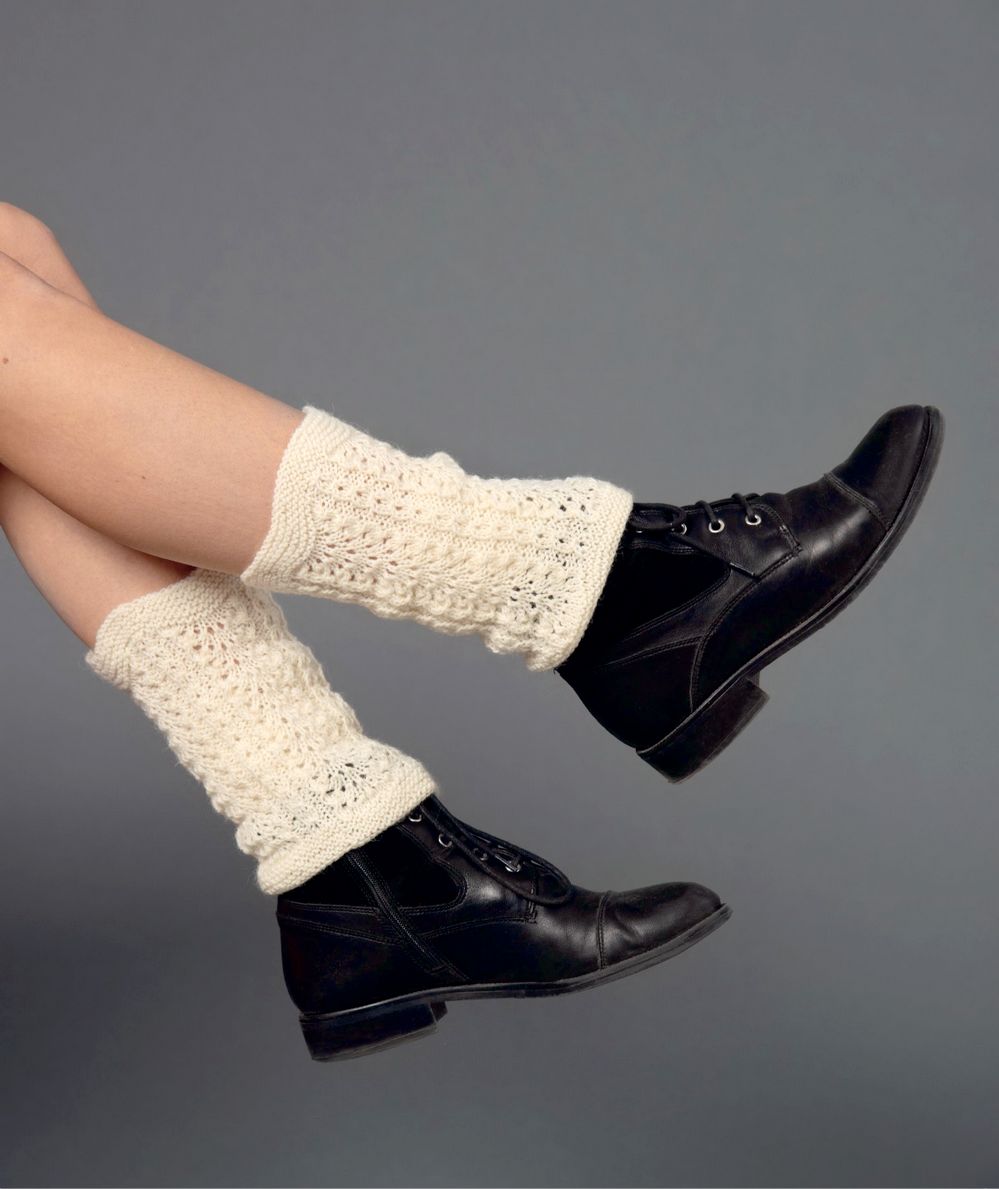 Коллекция ажурных проектов в книге &laquo;Lace Knit Shawls, Sweaters, Socks &amp; Hats&raquo;