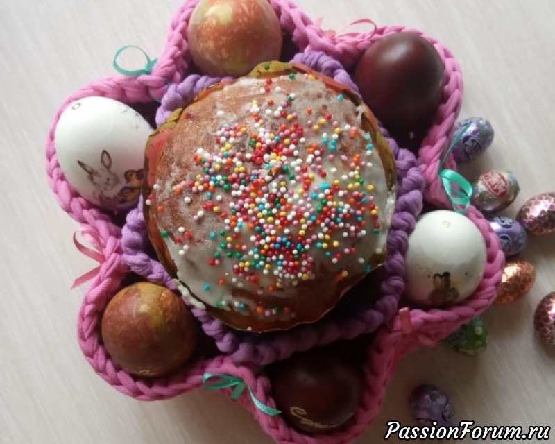 Пасхальная корзинка из трикотажной пряжи.