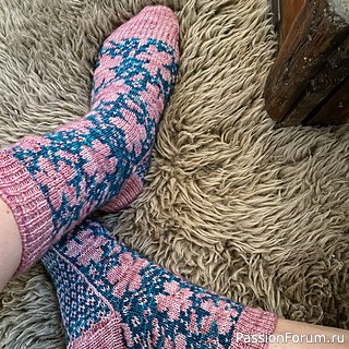 ​Жаккардовые носки &quot;Сакура&quot;. Схема