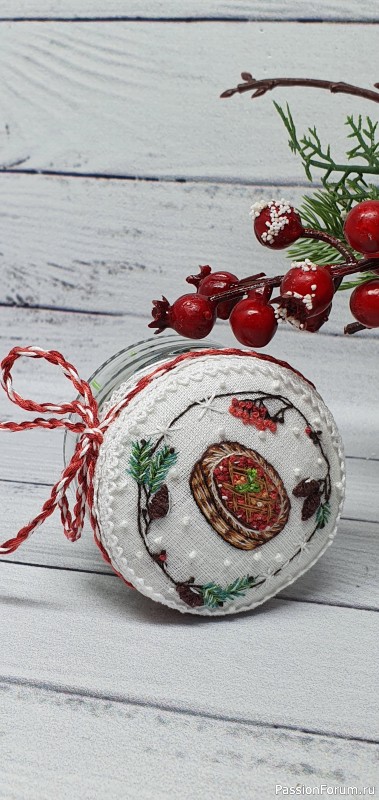 Игольница. Вышивка гладью.