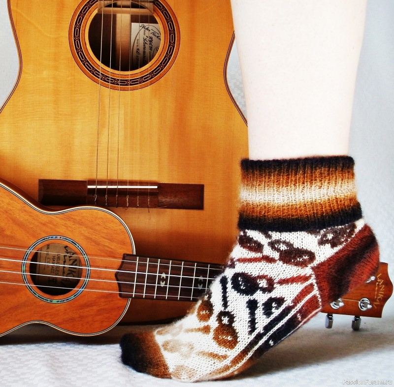 Носки жаккардом #stringscolorworksocks для всех стран.