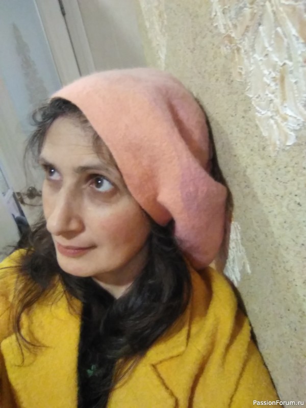 Просто огромный берет