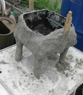 кот клумба для дачи