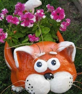 кот клумба для дачи