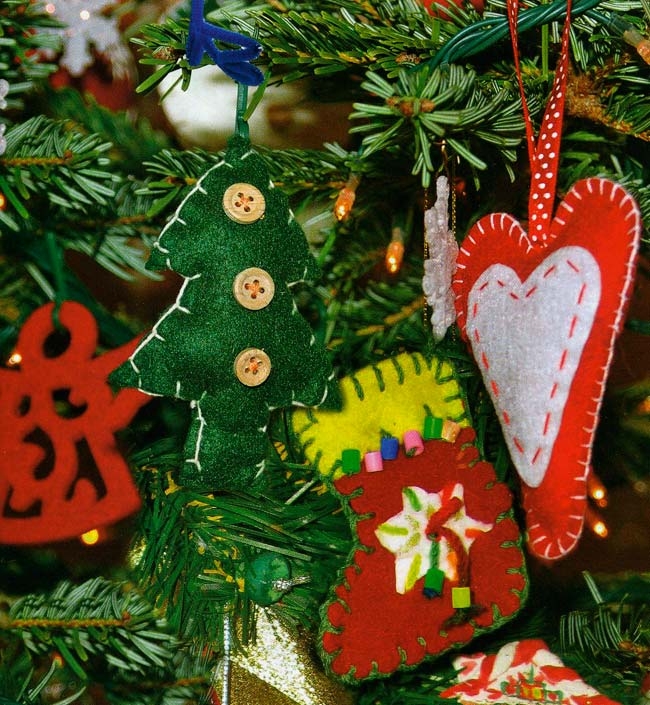 Новогодние игрушки из флиса