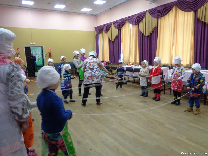 Новая жизнь старых вещей. Из простыней в поварской колпак.