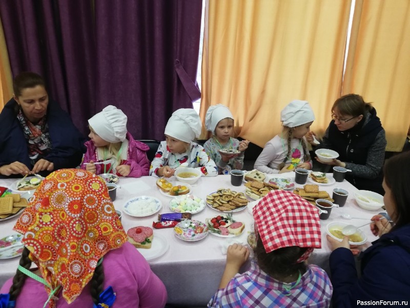 Новая жизнь старых вещей. Из простыней в поварской колпак.
