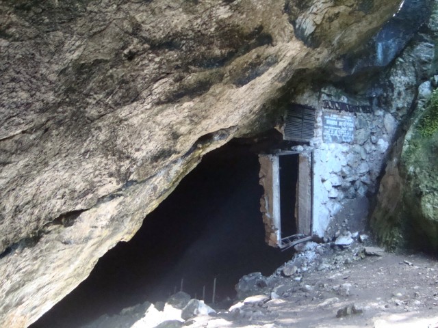 Бородинская пещера