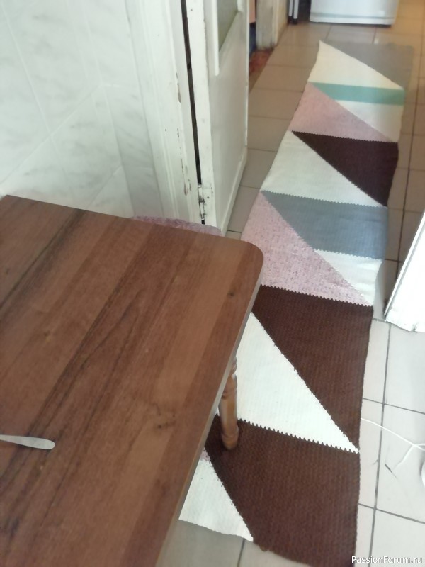 Коврик из остатков ниток
