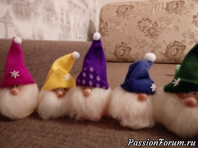 Новогодние гномики