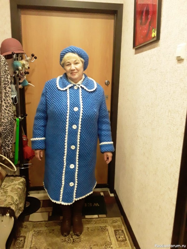Пальто, вязанное спицами