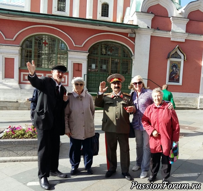 Это Москва! Была гостиница "Россия", а стал парк "Зарядье".