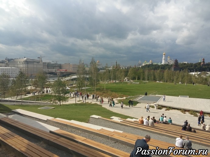 Это Москва! Была гостиница "Россия", а стал парк "Зарядье".