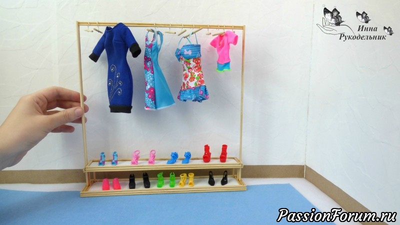 Как сделать кукольную СТОЙКУ для одежды и обуви DIY