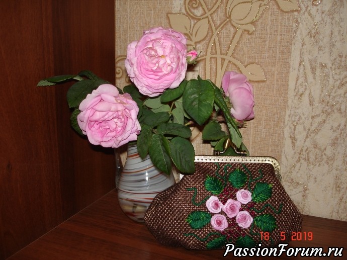 Косметичка с розочками
